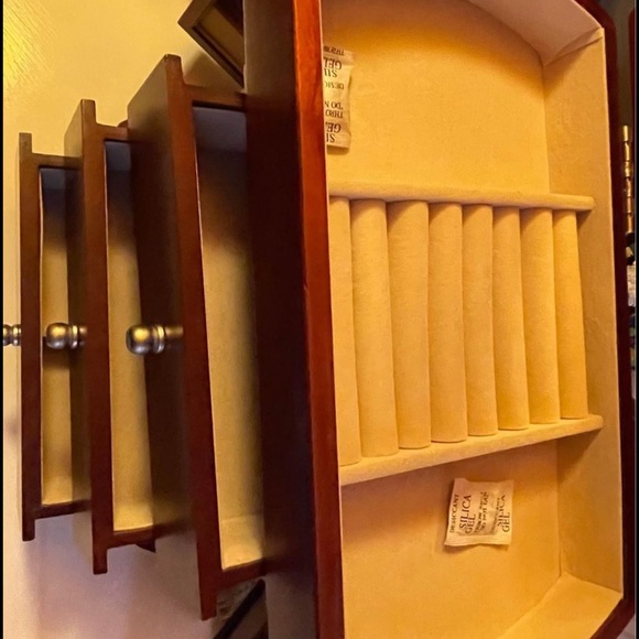 Jewelry Box - Picture 9 of 10